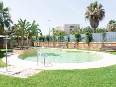 Piso de 4 dormitorios en Residencial cerrado con piscina y zonas infantiles en ZONA NORTE - JEREZ, 120 mt2, 4 habitaciones