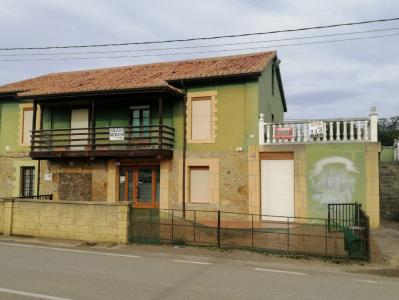 Bar Cafeteria, y vivienda en entranbasaguas, Cantabria, 553 mt2