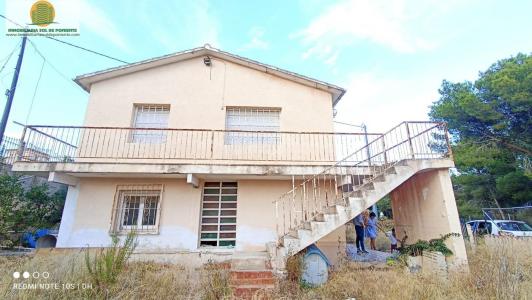 Parcela con casa La Nucia, 4 habitaciones