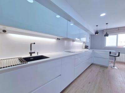 Se vende piso con 4 dormitorios y 3 baños en pleno centro de la ciudad, 173 mt2, 4 habitaciones