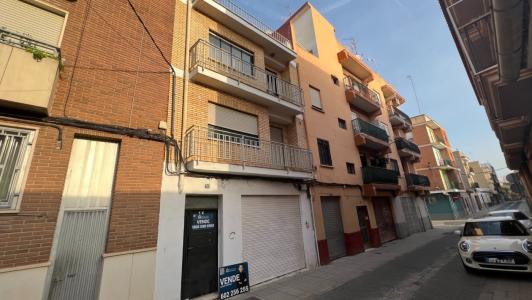 Edificio de tres alturas en Torrent (Monte Sión), 256 mt2, 5 habitaciones