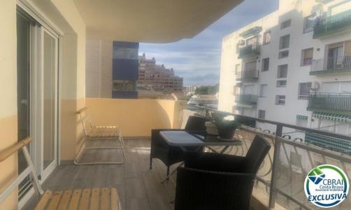 Piso reformado con terraza y parking en Sta.Margarita, Roses, 82 mt2, 2 habitaciones