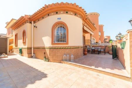 Chalet de 2 Dormitorios en Venta en Playa Flamenca, 56 mt2, 2 habitaciones