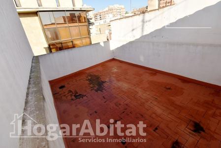 A ESTRENAR CON 3 PLANTAS Y GARAJE JUNTO AL CENTRO, 147 mt2, 3 habitaciones