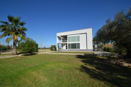 Casa con 10.000m² de terreno en primera línea del río Ebro, 270 mt2, 4 habitaciones