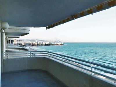 Preciosa vivienda en primera linea de playa muchavista, 91 mt2, 3 habitaciones