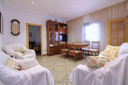 Se vende casa con patio en Castalla, Alicante, 161 mt2, 4 habitaciones