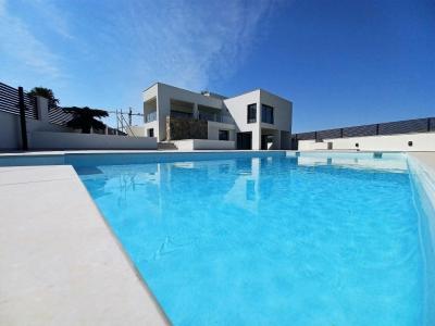 Lujosa villa de 5 dormitorios con vistas al mar en Torrevieja, 200 mt2, 5 habitaciones