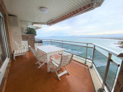 Apartamento con fantásticas vistas al mar y a la playa Capellans!, 180 mt2, 4 habitaciones