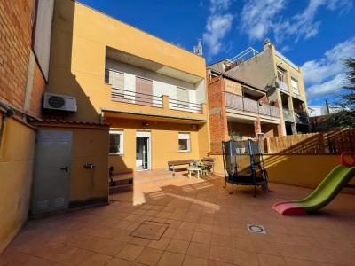 VENTA CASA EN VILANOVA DEL CAMÍ ZONA B. LA PAU 2 PISOS INDEPENDIENTES Y GRAN TERRAZA!!, 160 mt2, 6 habitaciones