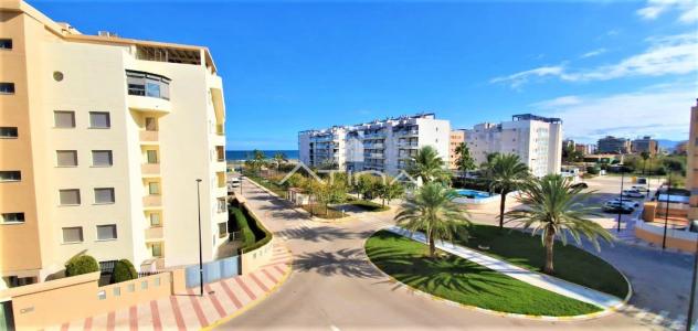 Apartamento con vistas al mar situaod en 2ª linea playa Daimús,, 80 mt2, 2 habitaciones