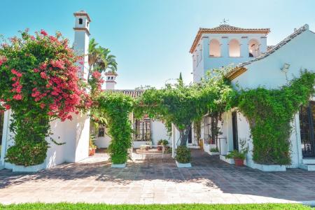 9 room villa  for sale in Costa del Sol Occidental, Spain for 0  - listing #891409