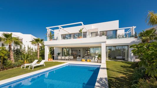 5 room villa with golf view for sale in Marbella, Spain for 0  - listing #1182295, 635 mt2