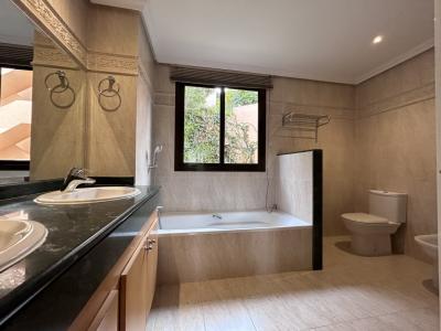 2 room apartment  for sale in Benahavis, Spain for 0  - listing #1242377, 138 mt2, 2 habitaciones