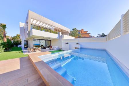 4 room house  for sale in Marbella, Spain for 0  - listing #935996, 504 mt2