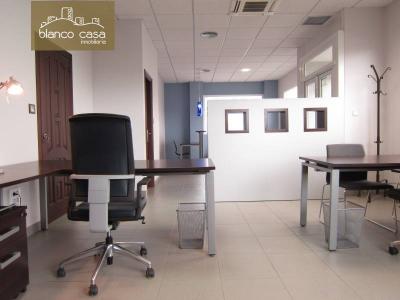 Alquiler de local para oficinas listo para entrar a trabajar enfrente del CEIP Bergantiños 450€/mes, 86 mt2