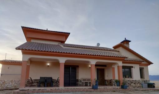 Casa con terreno en Aguaderas, 200 mt2, 3 habitaciones