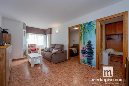 Se vende piso de 3 dormitorios al mejor precio en Viladecans, 80 mt2