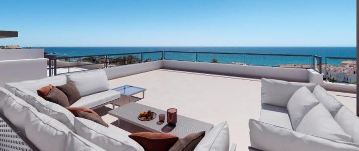 Maravilloso apartamento en segunda línea de playa con espectaculares vistas al mar Mediterráneo., 113 mt2, 2 habitaciones