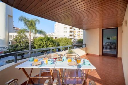 BAJADA DE PRECIO!! Magnifico piso totalmente reformado situado a 200 m del mar en Marbella centro., 105 mt2, 2 habitaciones