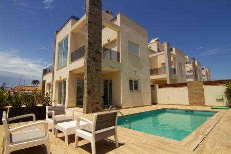 4 nuevas villas modernas con vistas al mar cerca de Cabo Cervera (Torrevieja), 237 mt2, 3 habitaciones
