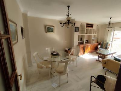 Piso de 3 dormitorios en el centro de Fuengirola, 90 mt2, 3 habitaciones