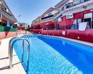 Duplex en sector 25!!con piscina comunitaria y zona inmejorable!, 105 mt2, 3 habitaciones