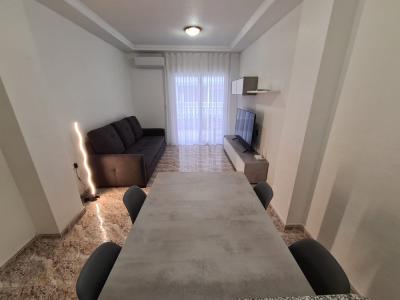 Ref. 7130 Apartamento de dos dormitorios para alquiler de larga en Torrevieja, 76 mt2, 2 habitaciones