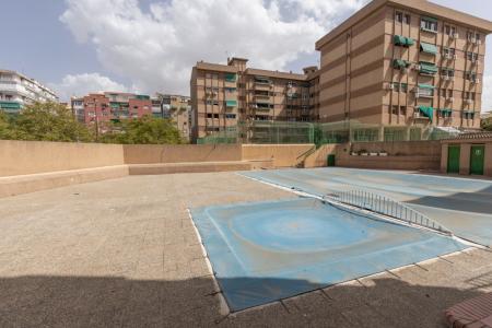 Piso en Urbanización con piscina en camino de Ronda, 100 mt2, 3 habitaciones