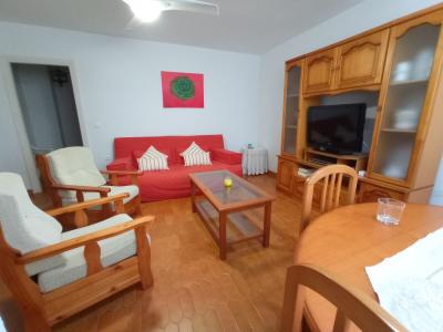 Amplia vivienda adosada lista para su arrendamiento vacacional..., 110 mt2, 3 habitaciones