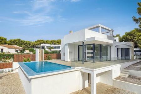 Chalet de diseño de 3 dormitorios en Benissa Costa, con piscina privada, vistas al mar y al Peñon De Ifach, a solo 1,3 km de la playa., 163 mt2, 3 habitaciones