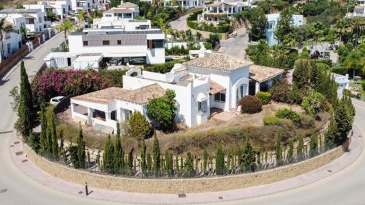 Casa-Chalet en Venta en Benalmadena Málaga, 418 mt2, 3 habitaciones
