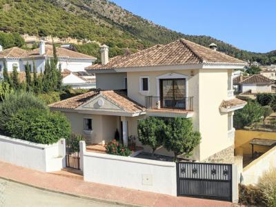 Casa-Chalet en Venta en Mijas Málaga, 274 mt2, 3 habitaciones