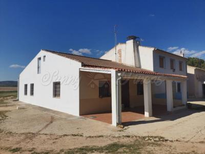 Casa de campo-Masía en Venta en Yecla Murcia , 158 mt2, 4 habitaciones
