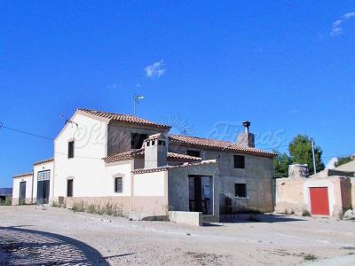 Casa-Chalet en Venta en Yecla Murcia , 377 mt2, 4 habitaciones