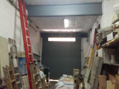 LOCAL COMERCIAL EN VENTA DIÁFANO CON TIENDA, ALMACÉN Y OFICINA EN ZONA OMS I DE PRAT, 274 mt2