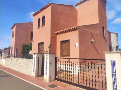 Chalet en San Miguel de Salinas, 180 mt2, 6 habitaciones