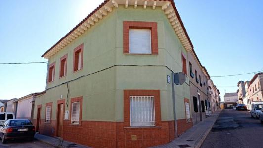 Vivienda a dos calles en la Puebla de Almoradiel, 88 mt2, 4 habitaciones