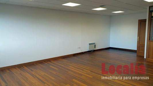 Amplia oficina profesional de 95m² en Santander, 122 mt2, 4 habitaciones